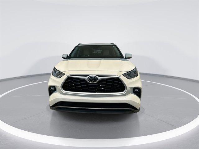 used 2020 Toyota Highlander car, priced at $32,856