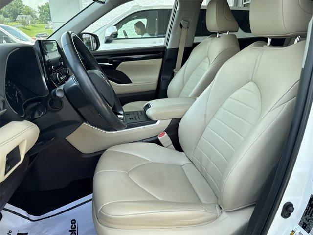 used 2020 Toyota Highlander car, priced at $32,856