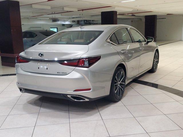 used 2025 Lexus ES 350 car, priced at $43,854