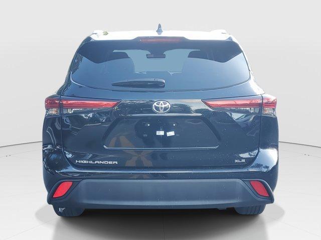used 2022 Toyota Highlander car, priced at $31,197