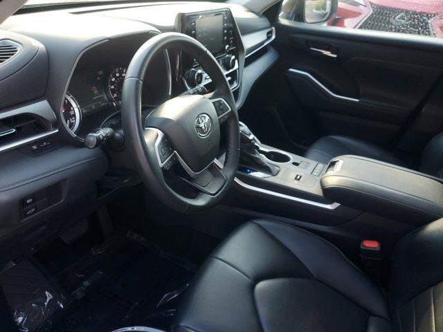 used 2022 Toyota Highlander car, priced at $31,197