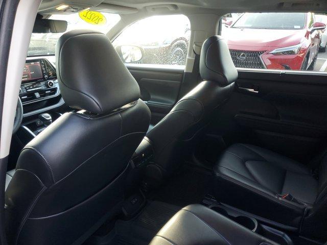 used 2022 Toyota Highlander car, priced at $31,197