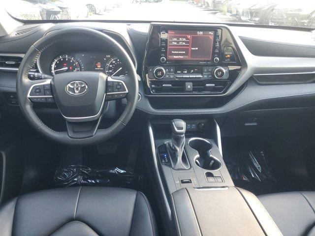 used 2022 Toyota Highlander car, priced at $31,197
