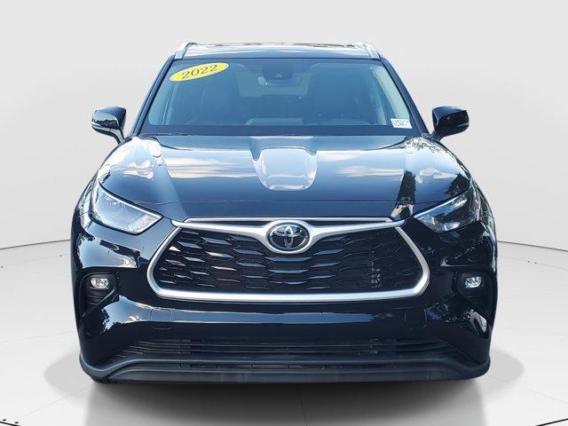 used 2022 Toyota Highlander car, priced at $31,197