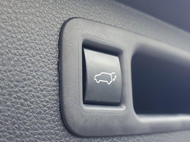 used 2022 Toyota Highlander car, priced at $31,197