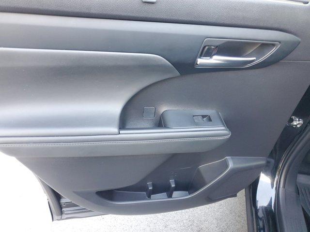 used 2022 Toyota Highlander car, priced at $31,197
