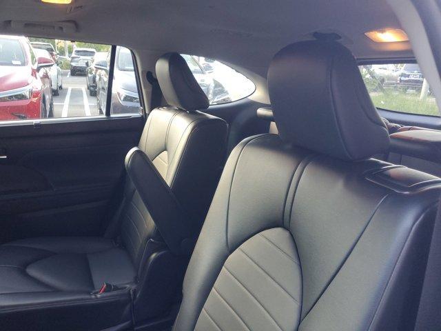used 2022 Toyota Highlander car, priced at $31,197