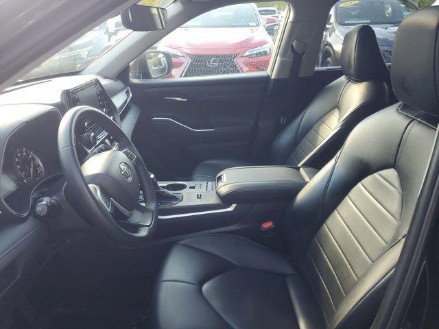 used 2022 Toyota Highlander car, priced at $31,197