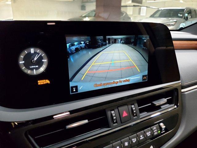 new 2025 Lexus ES 300h car, priced at $51,414