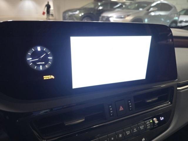 new 2025 Lexus ES 350 car, priced at $47,194