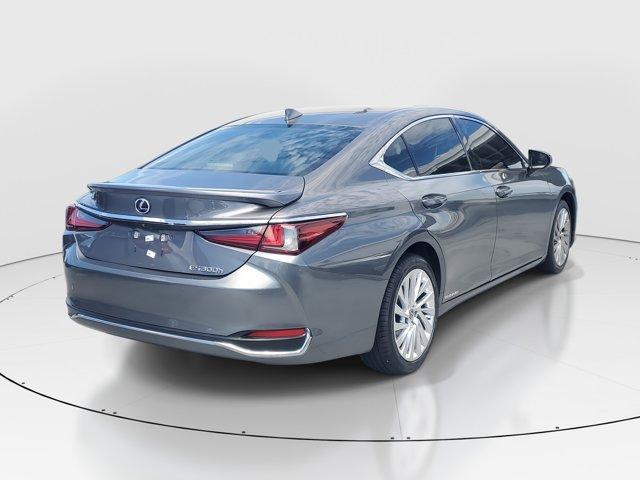 used 2020 Lexus ES 300h car, priced at $31,418