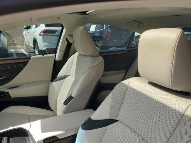 used 2023 Lexus ES 300h car, priced at $40,860