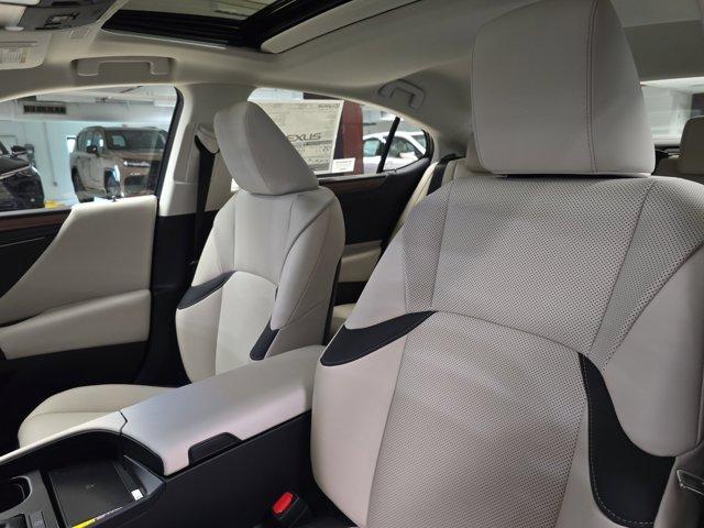 new 2025 Lexus ES 350 car, priced at $47,078
