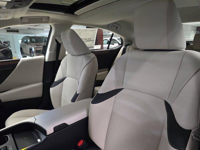 new 2025 Lexus ES 350 car, priced at $47,078