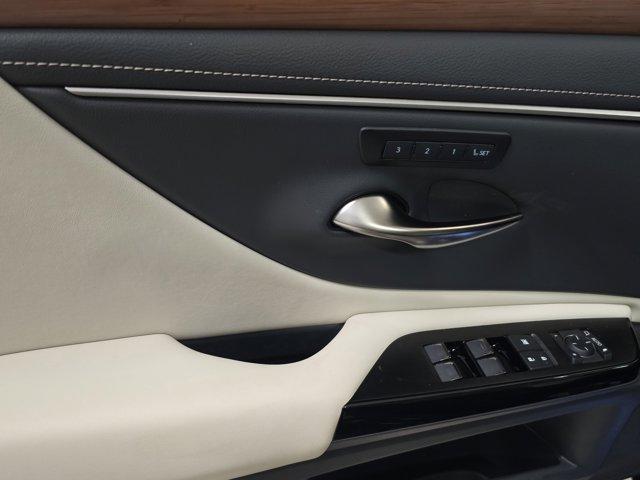 new 2025 Lexus ES 350 car, priced at $47,078