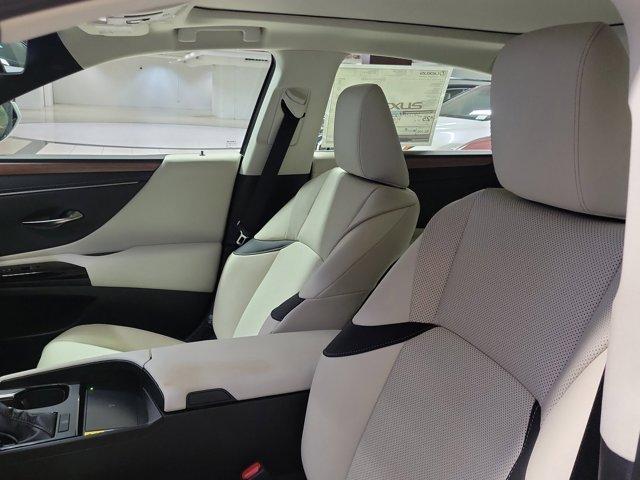 new 2025 Lexus ES 350 car, priced at $49,076