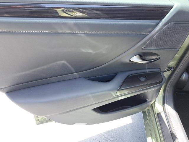 used 2019 Lexus ES 350 car, priced at $32,514