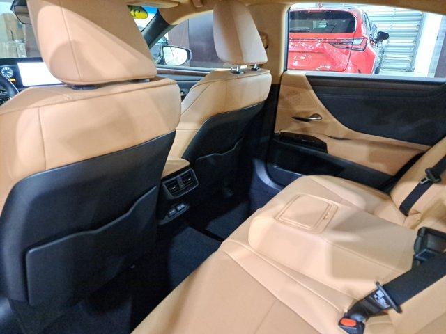 used 2025 Lexus ES 350 car, priced at $45,230