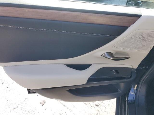 used 2024 Lexus ES 250 car, priced at $39,450