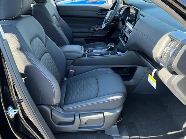 new 2025 Nissan Pathfinder car, priced at $36,979