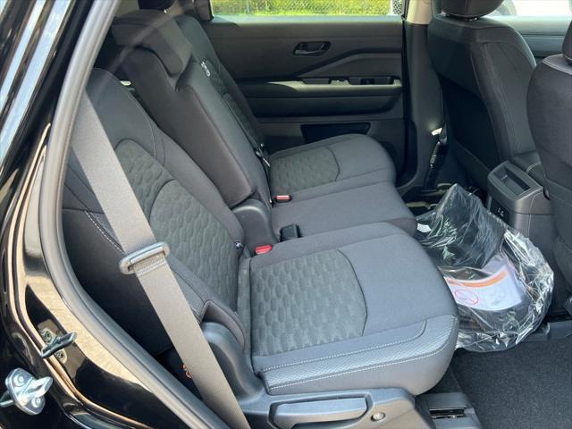 new 2025 Nissan Pathfinder car, priced at $33,484
