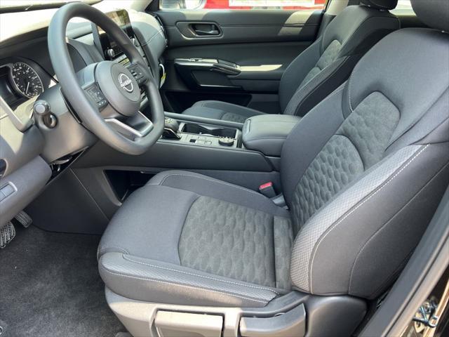 new 2025 Nissan Pathfinder car, priced at $33,484