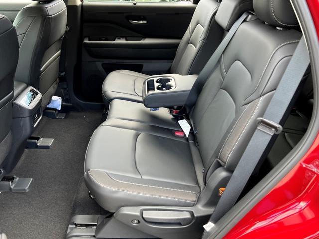 new 2025 Nissan Pathfinder car, priced at $39,546