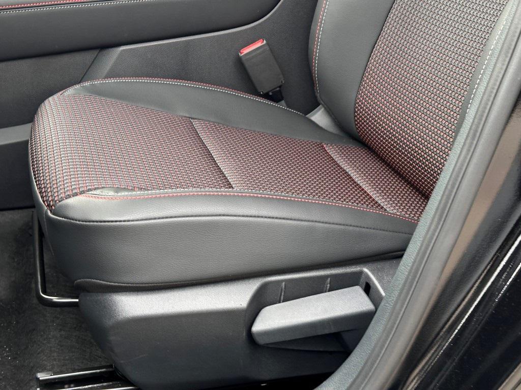 new 2025 Nissan Kicks car, priced at $26,985