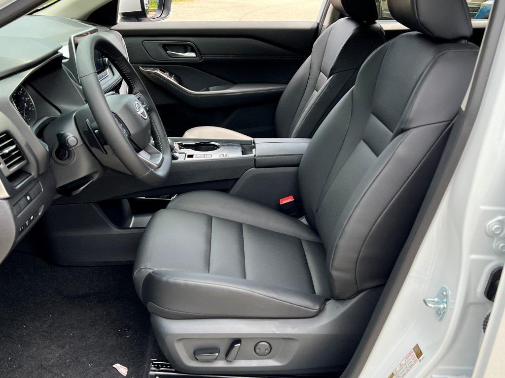 new 2025 Nissan Rogue car, priced at $29,985