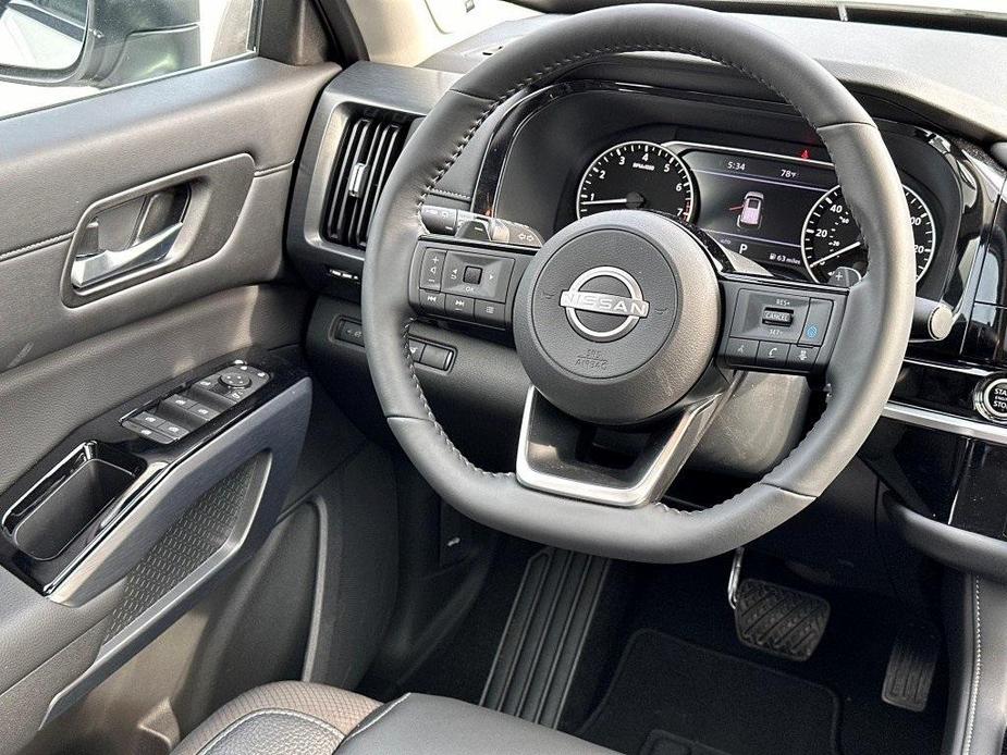new 2024 Nissan Pathfinder car, priced at $44,808