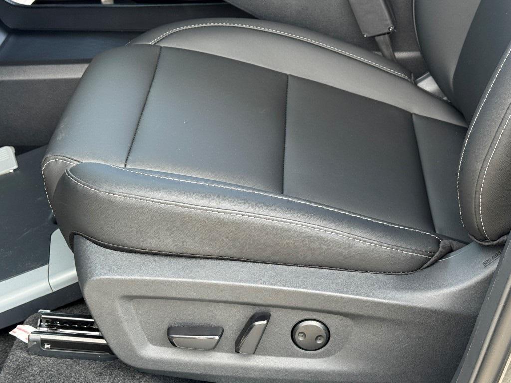 new 2025 Nissan Murano car, priced at $40,660