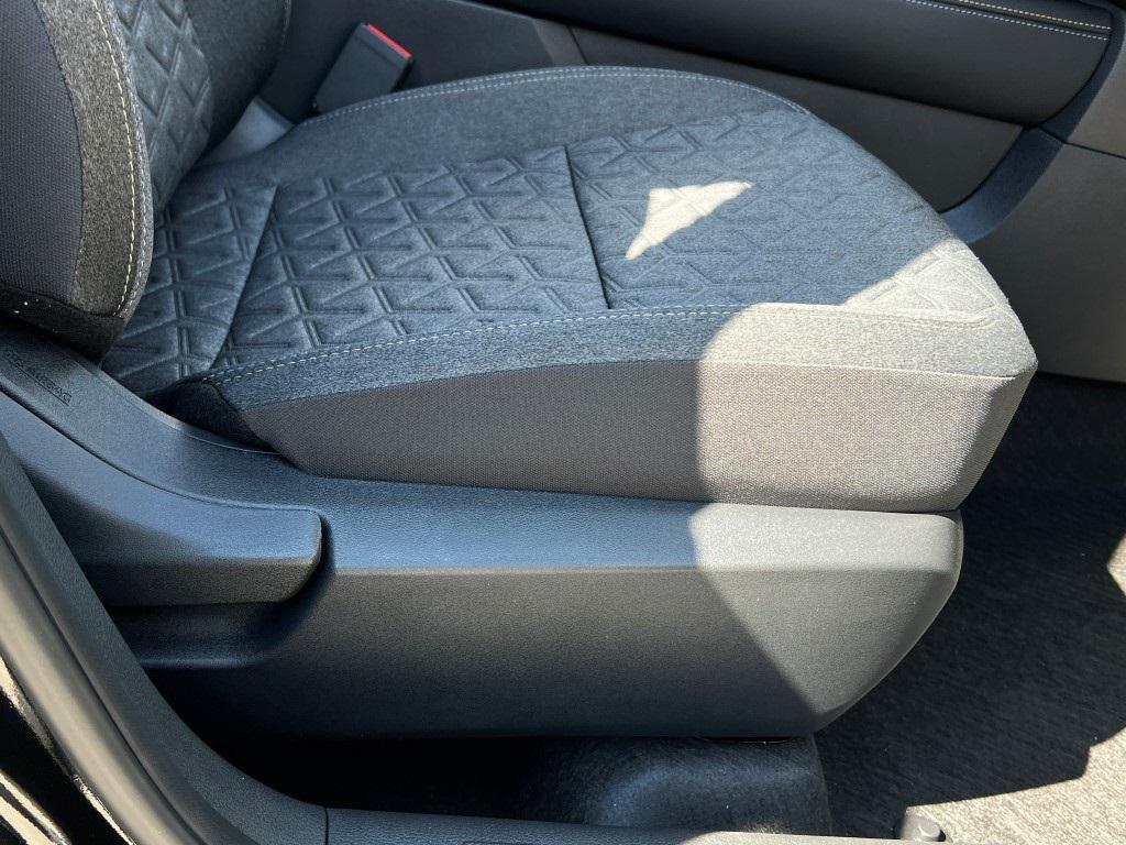 new 2025 Nissan Kicks car, priced at $27,180