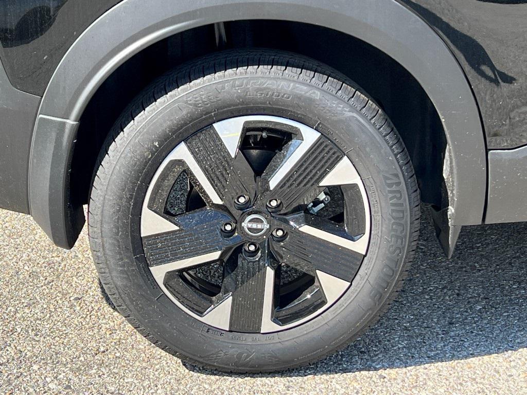 new 2025 Nissan Kicks car, priced at $27,180