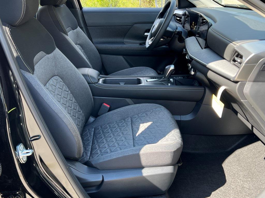 new 2025 Nissan Kicks car, priced at $27,180