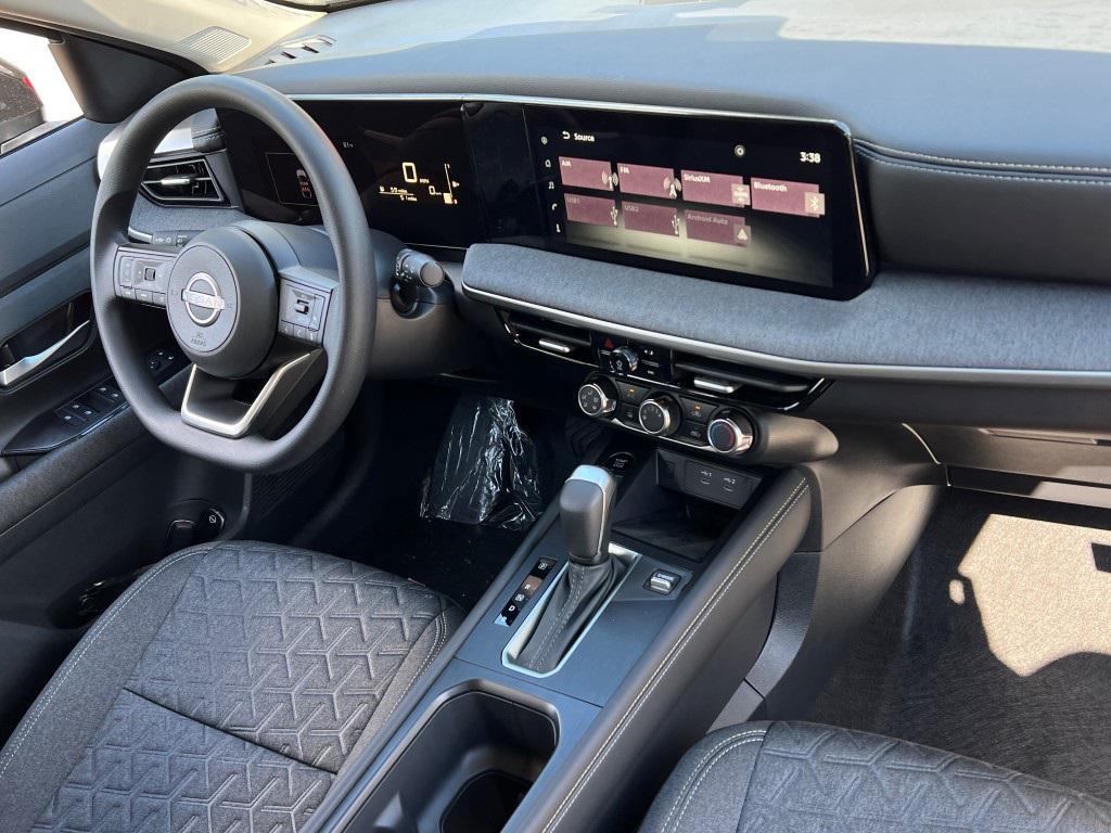 new 2025 Nissan Kicks car, priced at $27,180