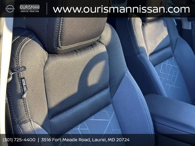 new 2025 Nissan Frontier car, priced at $41,978