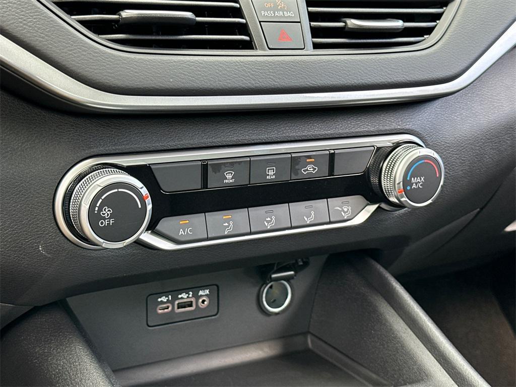 new 2025 Nissan Altima car, priced at $24,985