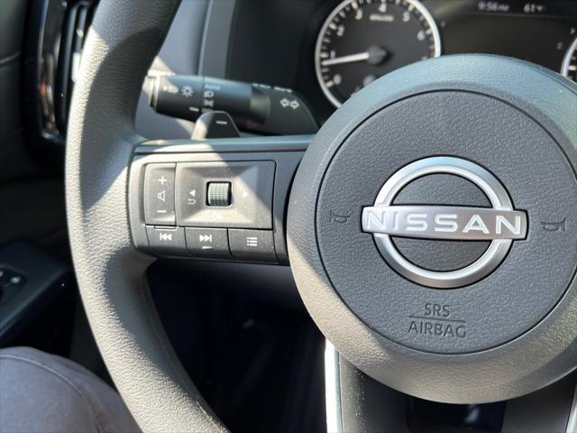 new 2025 Nissan Pathfinder car, priced at $36,979