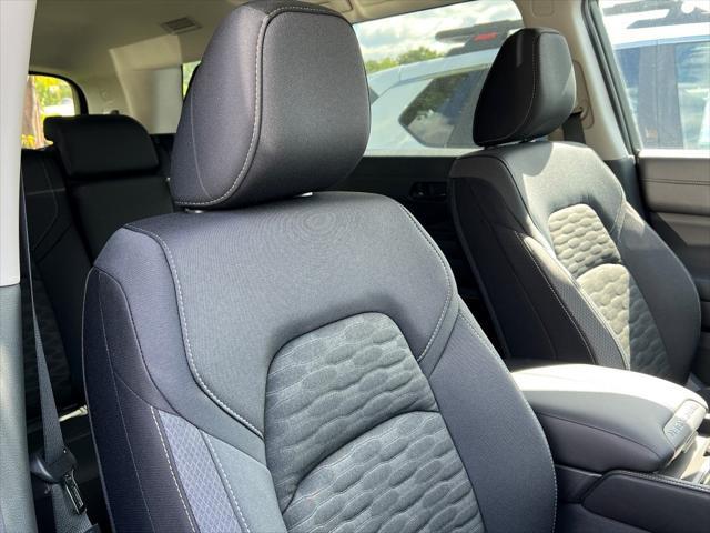 new 2025 Nissan Pathfinder car, priced at $36,979