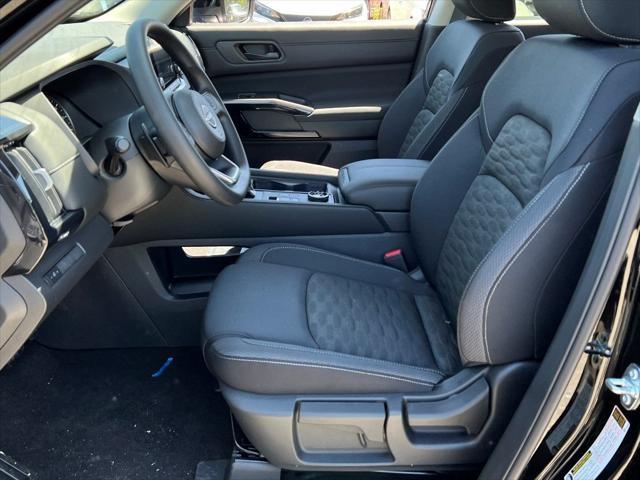 new 2025 Nissan Pathfinder car, priced at $36,979