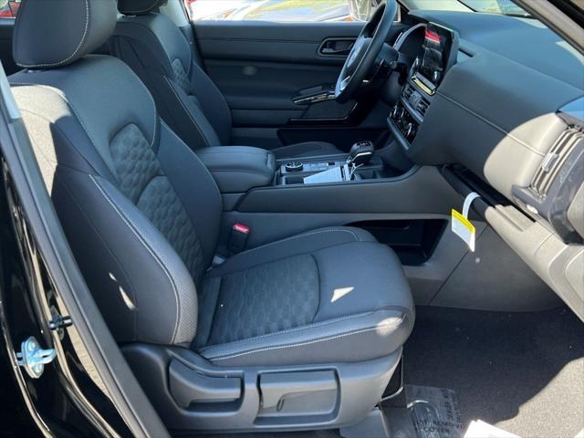 new 2025 Nissan Pathfinder car, priced at $36,979