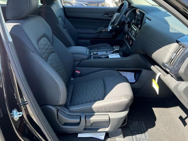 new 2025 Nissan Pathfinder car, priced at $36,979