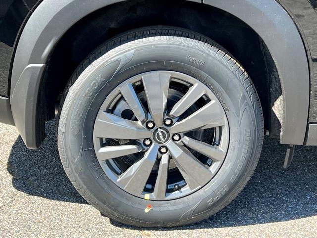 new 2025 Nissan Pathfinder car, priced at $36,979