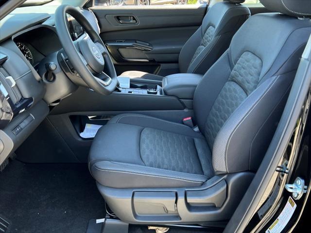 new 2025 Nissan Pathfinder car, priced at $36,979