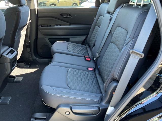 new 2025 Nissan Pathfinder car, priced at $36,979