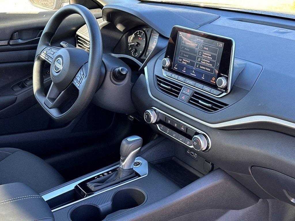 new 2025 Nissan Altima car, priced at $25,101