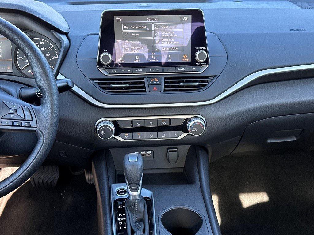 new 2025 Nissan Altima car, priced at $25,101