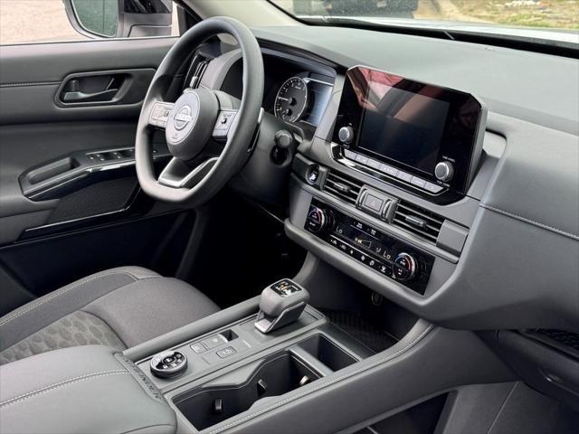 new 2025 Nissan Pathfinder car, priced at $38,735