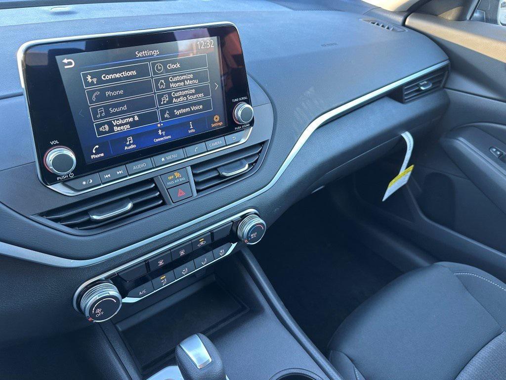 new 2025 Nissan Altima car, priced at $25,036