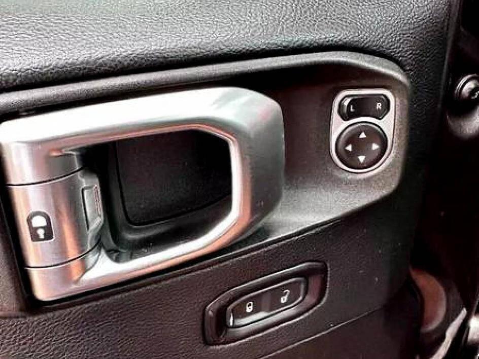 used 2018 Jeep Wrangler Unlimited car, priced at $27,995